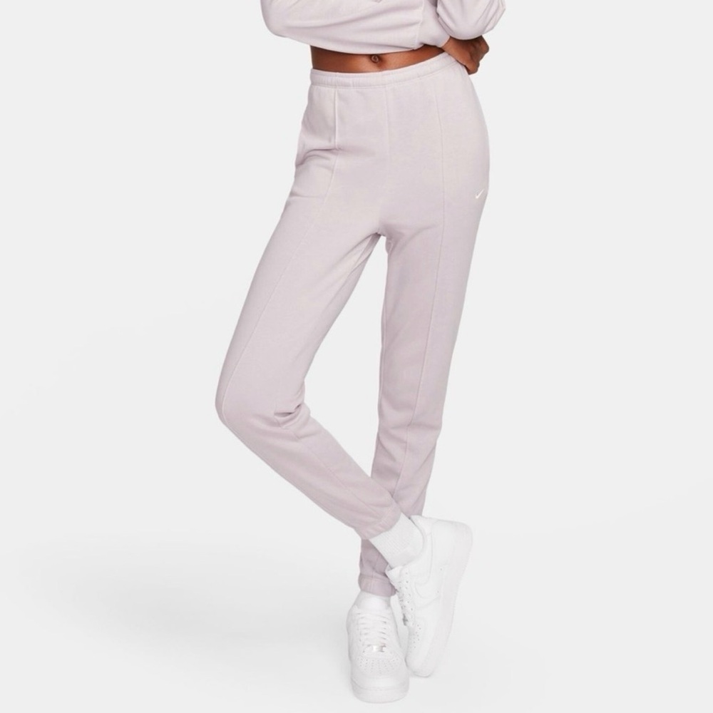 Nike Women's Light Purple Jogger Pants